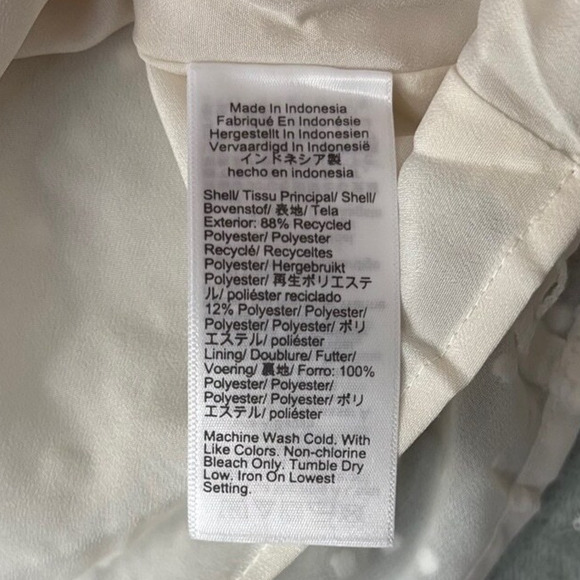 J.Crew Ivory Clip Dot Flutter Sleeve Ruffle Blouse M NWT Work Top - Picture 6 of 6